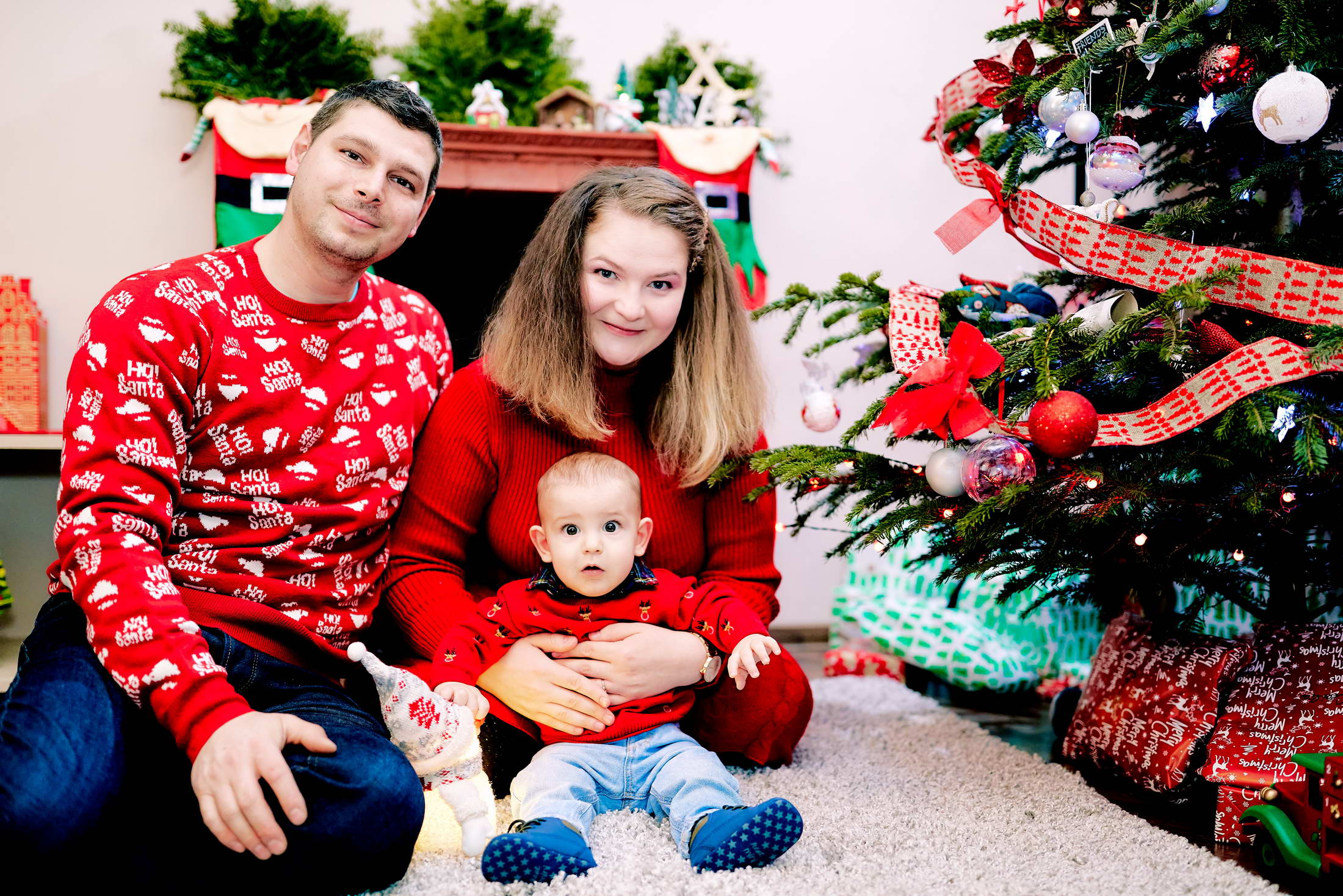 Fotografii Langa Semineu Si Bradul Impodobit De Craciun La Brasov (15)