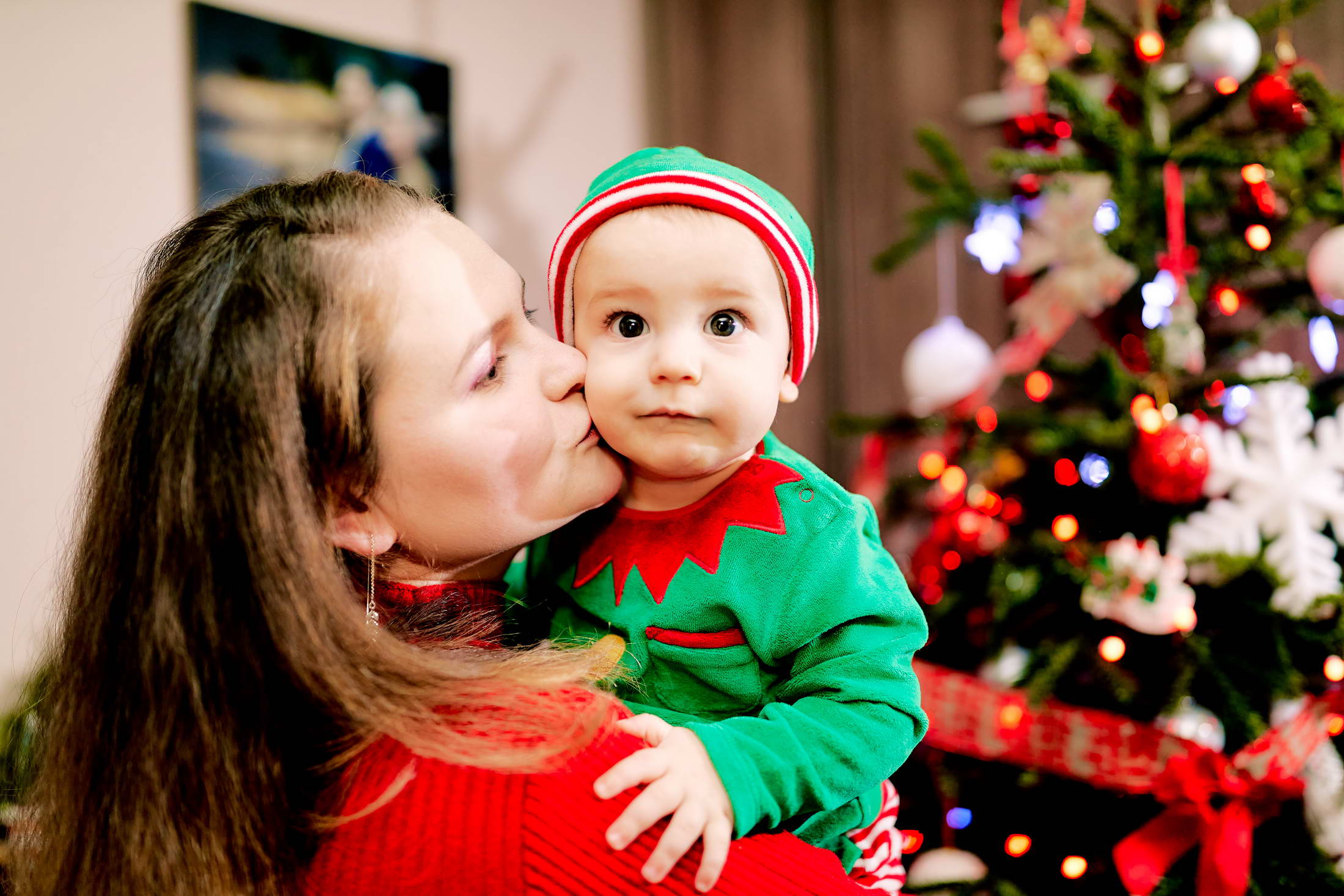 Fotografii Langa Semineu Si Bradul Impodobit De Craciun La Brasov (8)