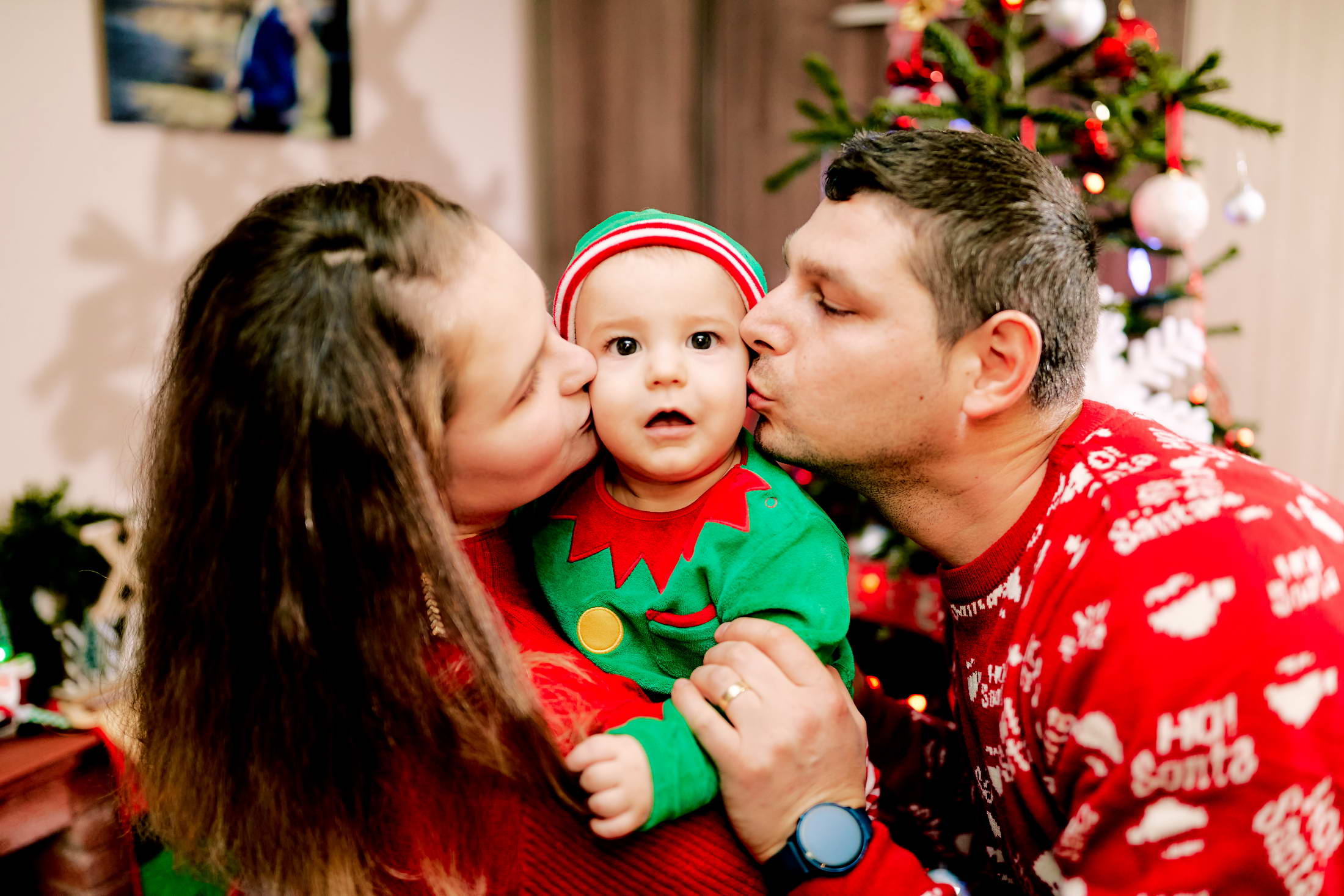 Fotografii Langa Semineu Si Bradul Impodobit De Craciun La Brasov (9)